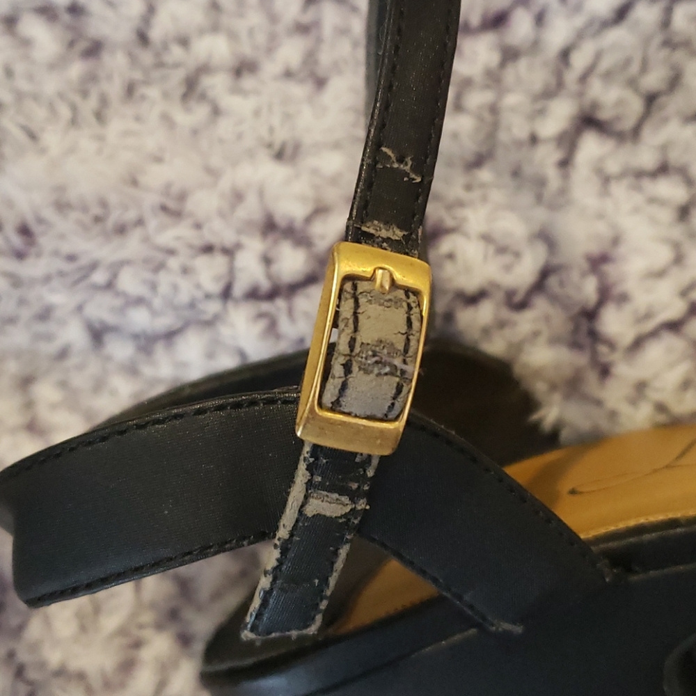 Black Fioni, size 8 heels - Picture 5 of 8